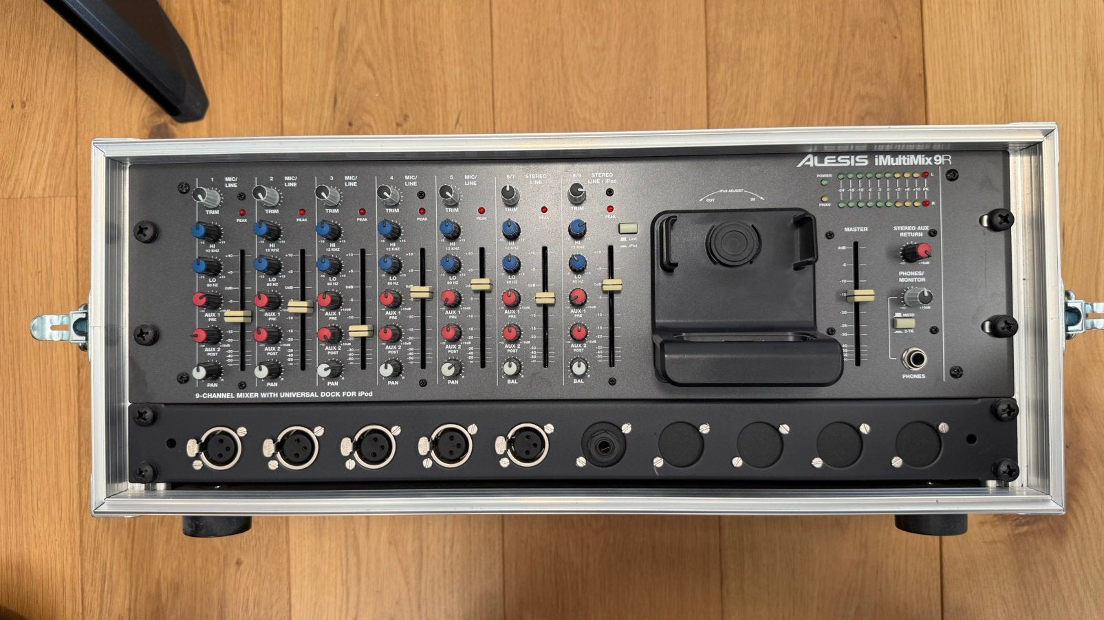 Alesis Multimix 9R - (inclusief gigbag en custom patchbay.), Muziek en Instrumenten, Ophalen, Gebruikt
