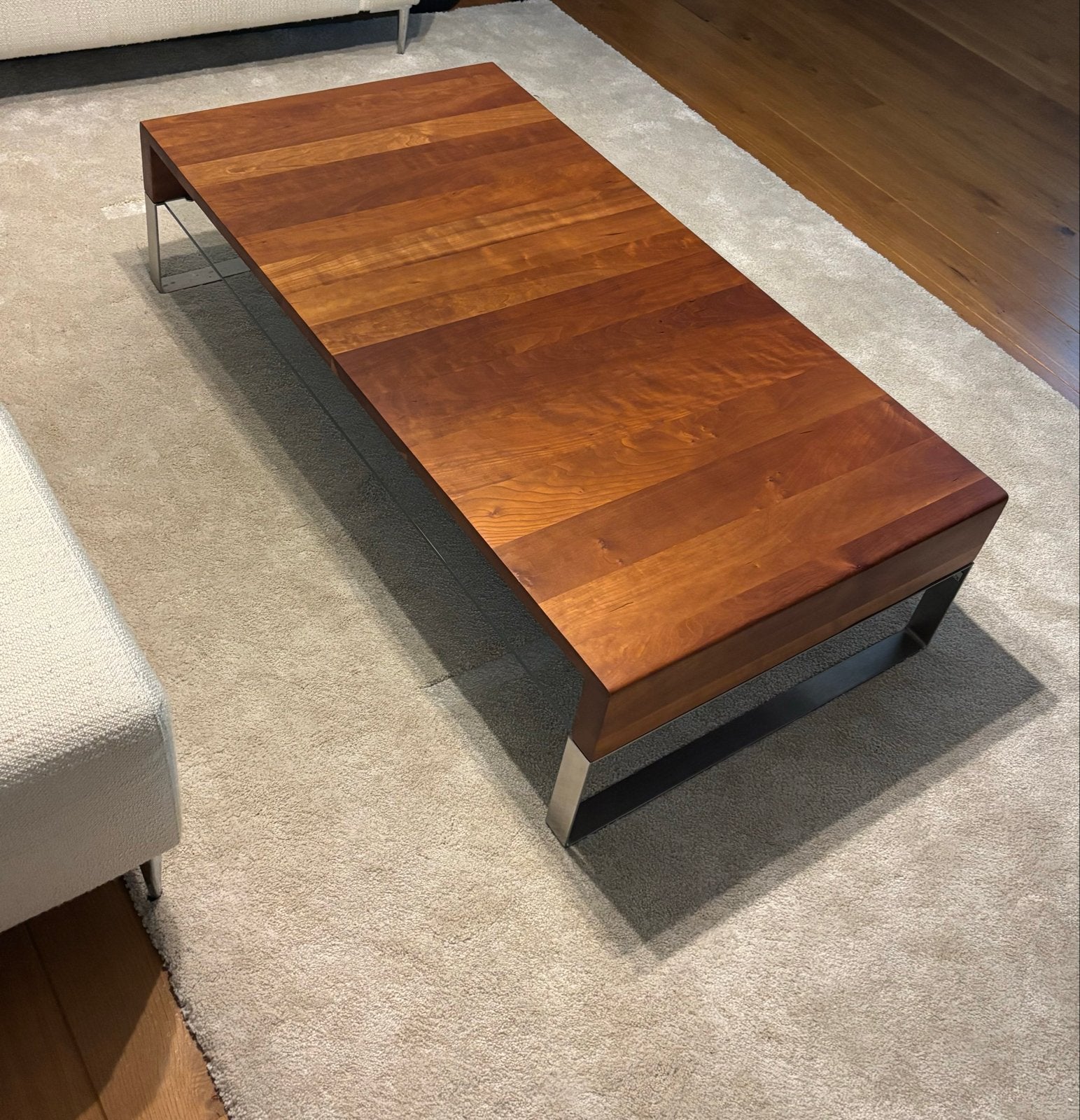 Salontafel van kersenhout met glazen plank, Huis en Inrichting, Tafels | Salontafels, Ophalen, 100 tot 150 cm, 50 tot 100 cm, Zo goed als nieuw