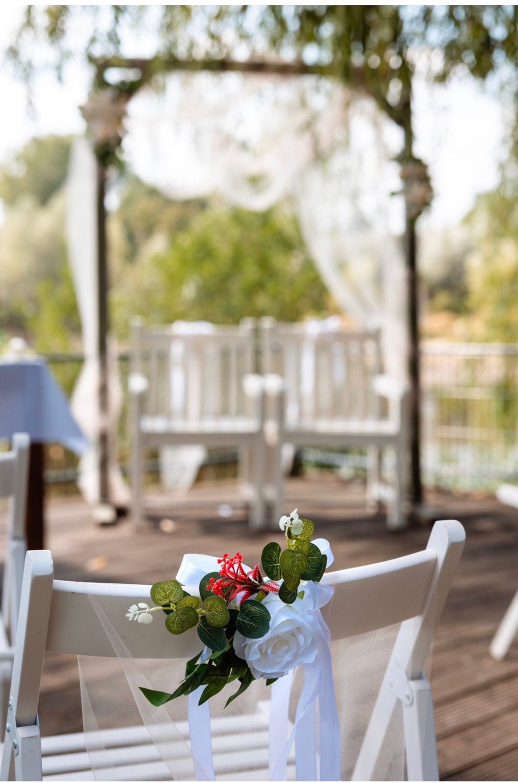 12 bloemen versieringen voor stoelen, Ophalen of Verzenden, Gebruikt, Versiering, Geboorte of Huwelijk
