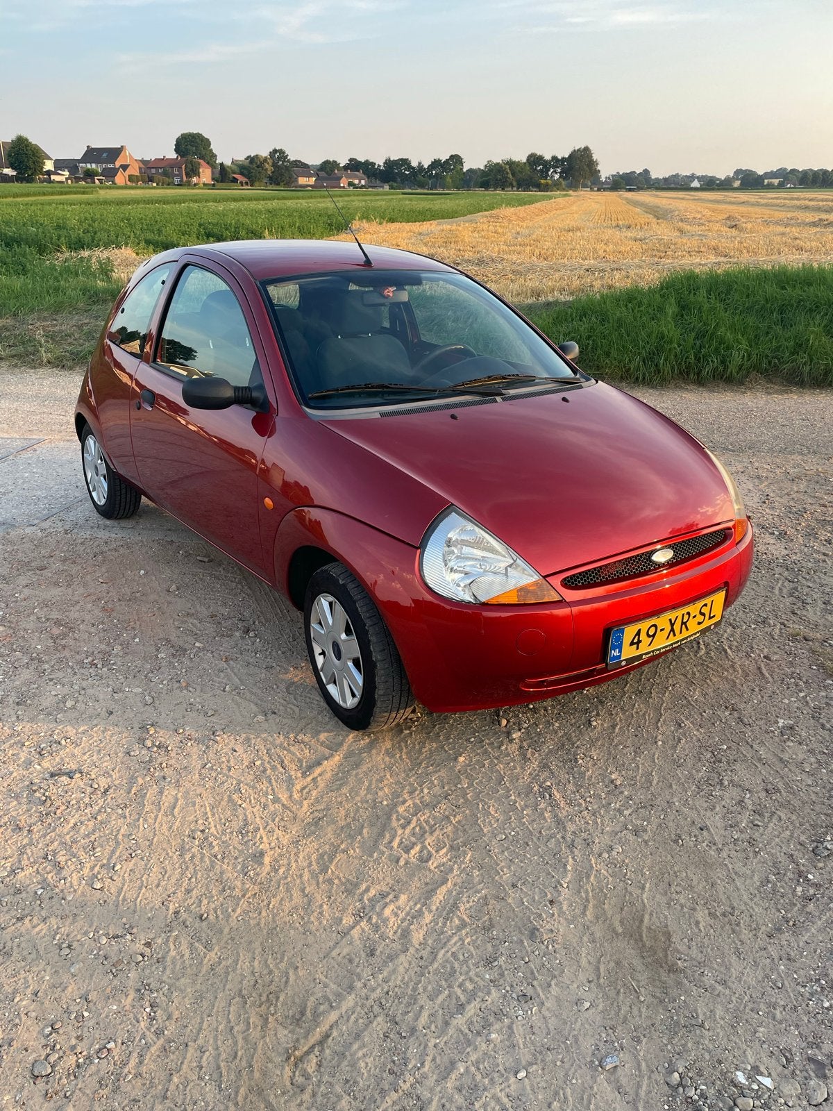Ford Ka 1.3 met werkende airco I 44KW 2007 Rood, Auto's, Ford, Voorwielaandrijving, 1299 cc, Stof, 31 €/maand
