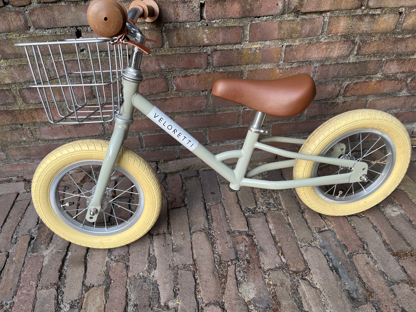 Veloretti loopfiets met mandje - Zo goed als nieuw, Ophalen, Zo goed als nieuw, Velgrem, 16 tot 20 inch