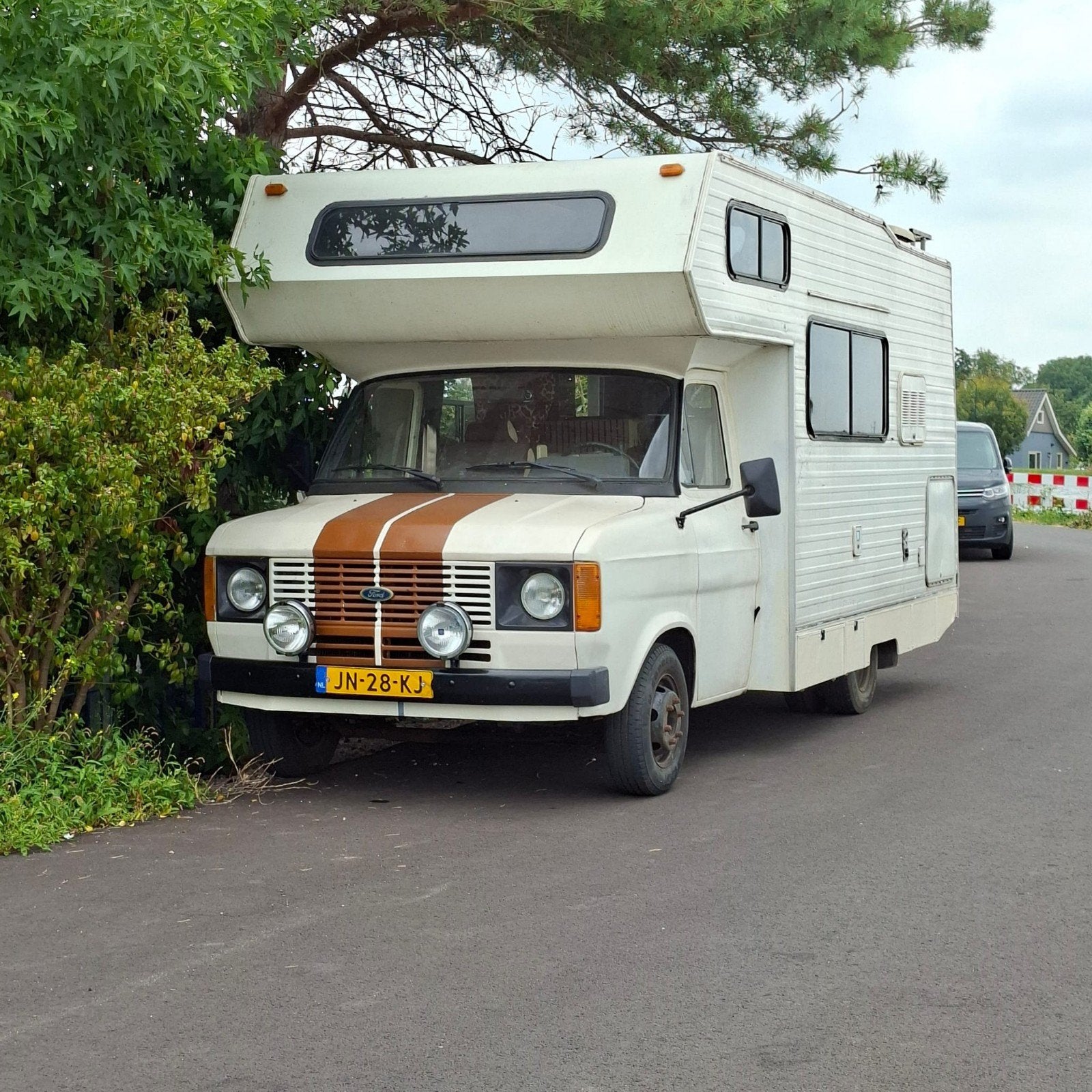 Ford Transit MK2 Oldtimer Camper (1983), Auto's, Ford, Overige carrosserieën, 2294 cc, Wit, Origineel Nederlands