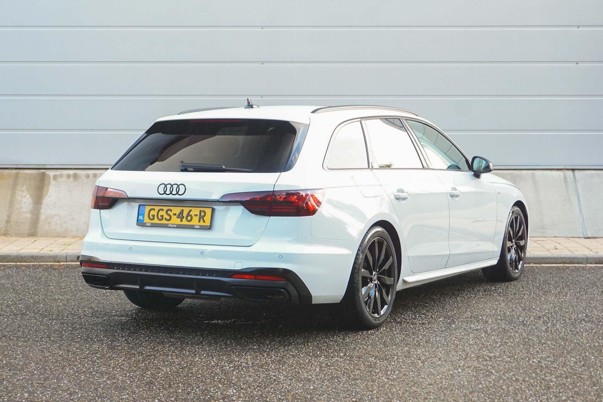Audi A4 Avant 40 TFSI 204pk MHEV S edition Competition | Tre, Auto's, Gebruikt, 4 cilinders, 1984 cc, Wit