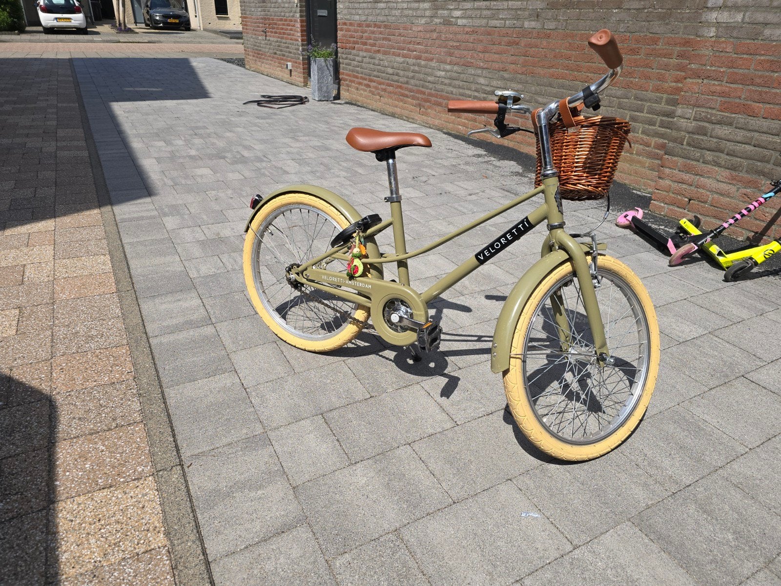 Veloretti 20 inch meisjesfiets met mandje, Ophalen, Terugtraprem, Gebruikt, Veloretti