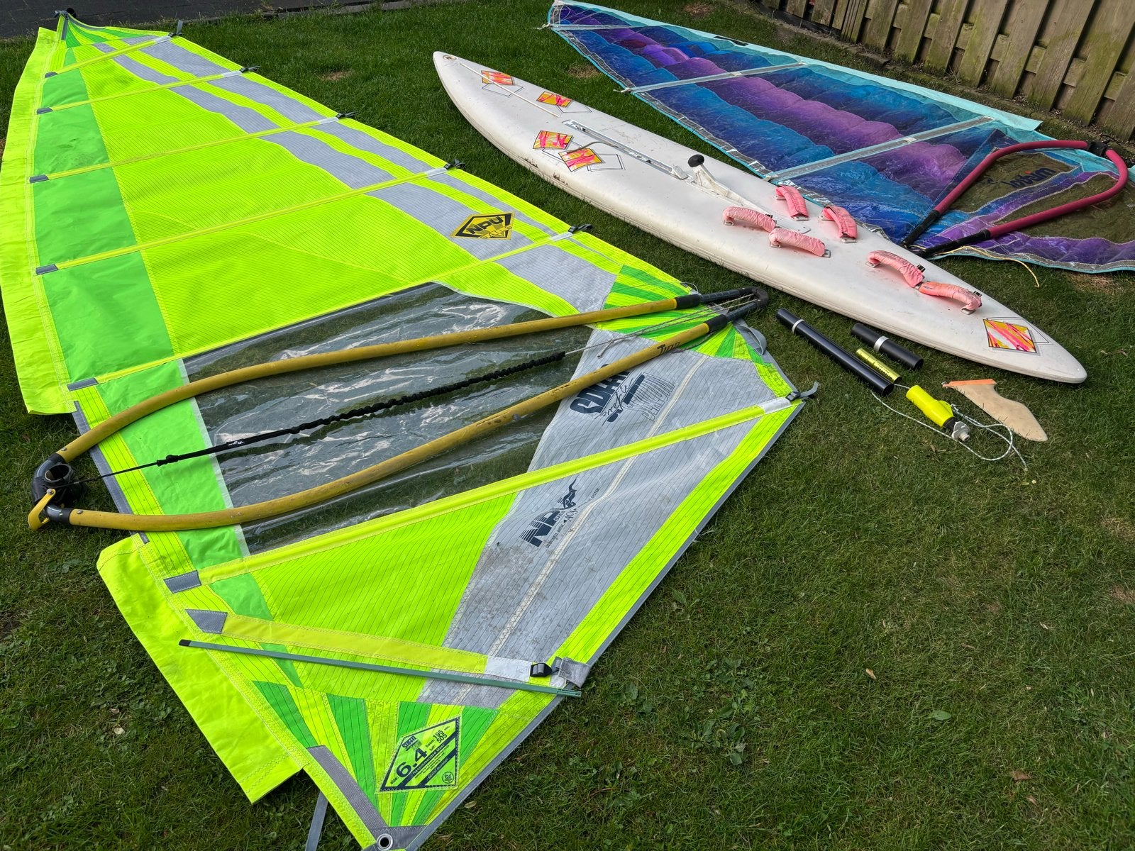 Complete Windsurfset voor Beginners - Manta 320 met 2 Zeilen, Watersport en Boten, Windsurfen, Ophalen, Mistral, Gebruikt, 5 tot 6.5 m²