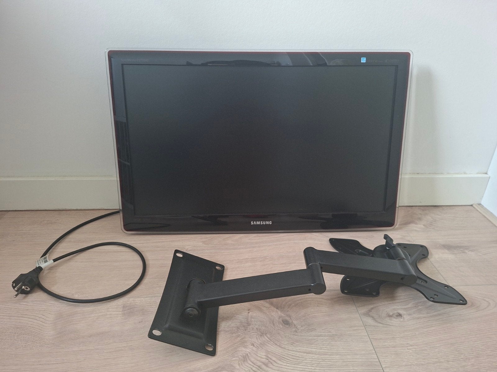 Samsung TV 27 inch met tv-beugel, Ophalen, DVI, Gebruikt, 3 tot 5 ms