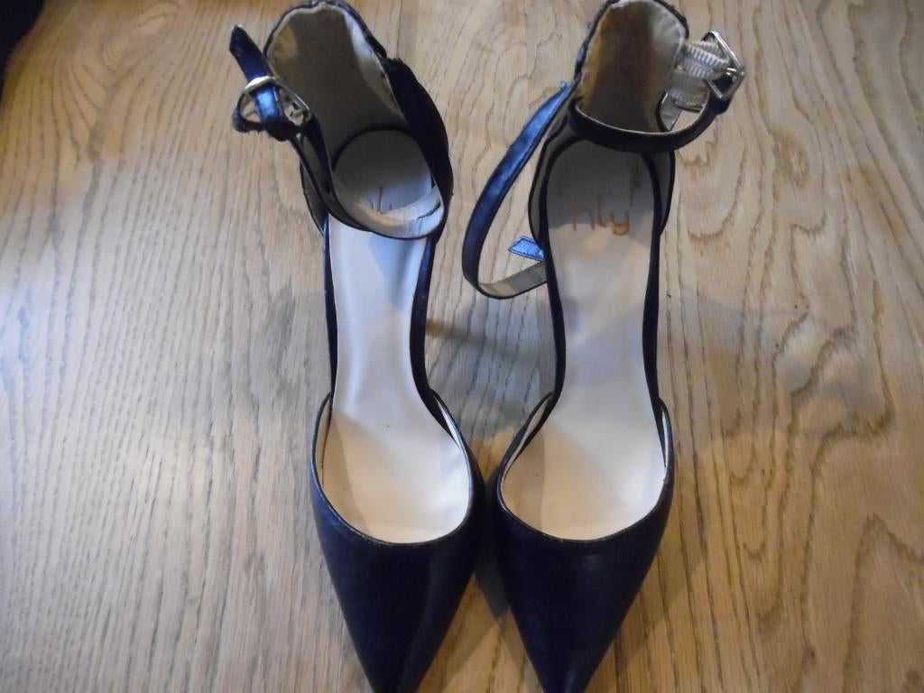 zgan zwarte gala of feest pumps maat 37 met enkelbandje, Zwart, Ophalen of Verzenden, Schoenen met hoge hakken, Onbekend