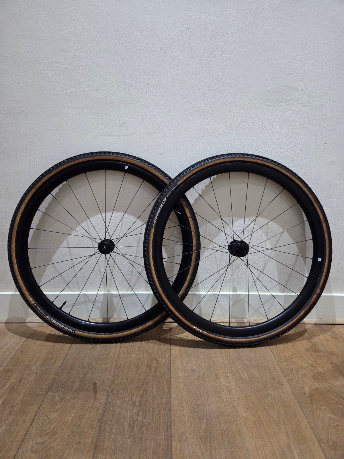 Roval Terra C wielset met Pathfinder Pro banden, Fietsen en Brommers, Fietsonderdelen, Roval, Zo goed als nieuw, Gravelbike, Carbon