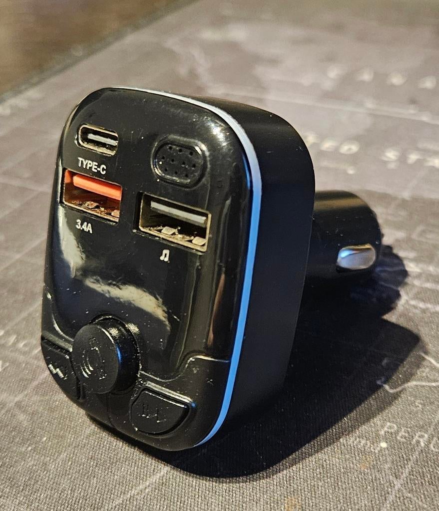 Auto FM Transmitter met USB-C en USB-A Oplader, Ophalen of Verzenden, Zo goed als nieuw