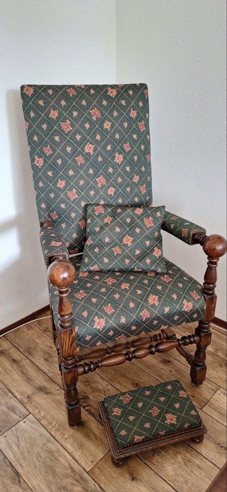 Twee Vintage Fauteuils: Klassiek en Robuust, Antiek en Kunst, Ophalen