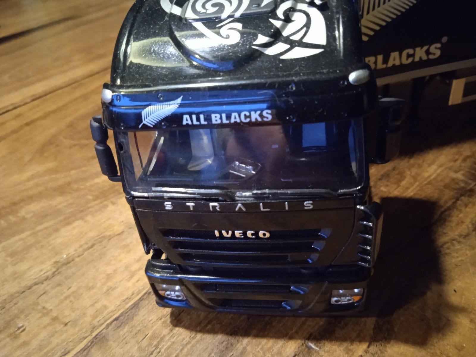 Leuke iveco let op niet compleet, Hobby en Vrije tijd, Modelauto's | 1:43, Ophalen of Verzenden, Zo goed als nieuw, Bus of Vrachtwagen
