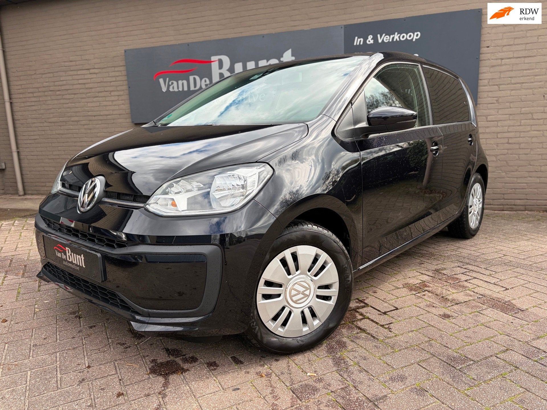Volkswagen Up! 1.0 move | ORG NL | DAB+ | NAP, Voorwielaandrijving, Dealer onderhouden, Gebruikt, Zwart