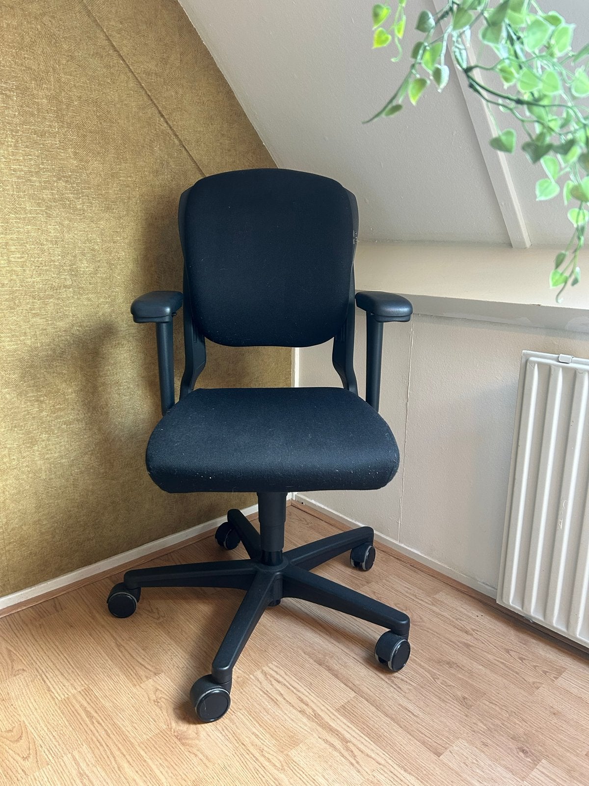 Ahrend 230 bureaustoel - Zwart, ergonomisch en comfortabel