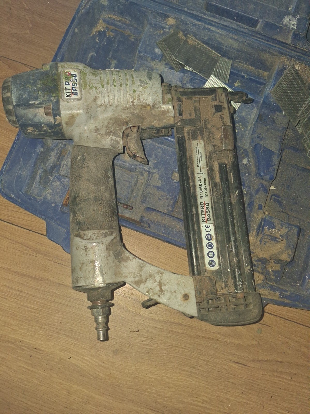 KIT PRO BASSO B1650-K1 tacker met nietjes, Ophalen of Verzenden, Gebruikt