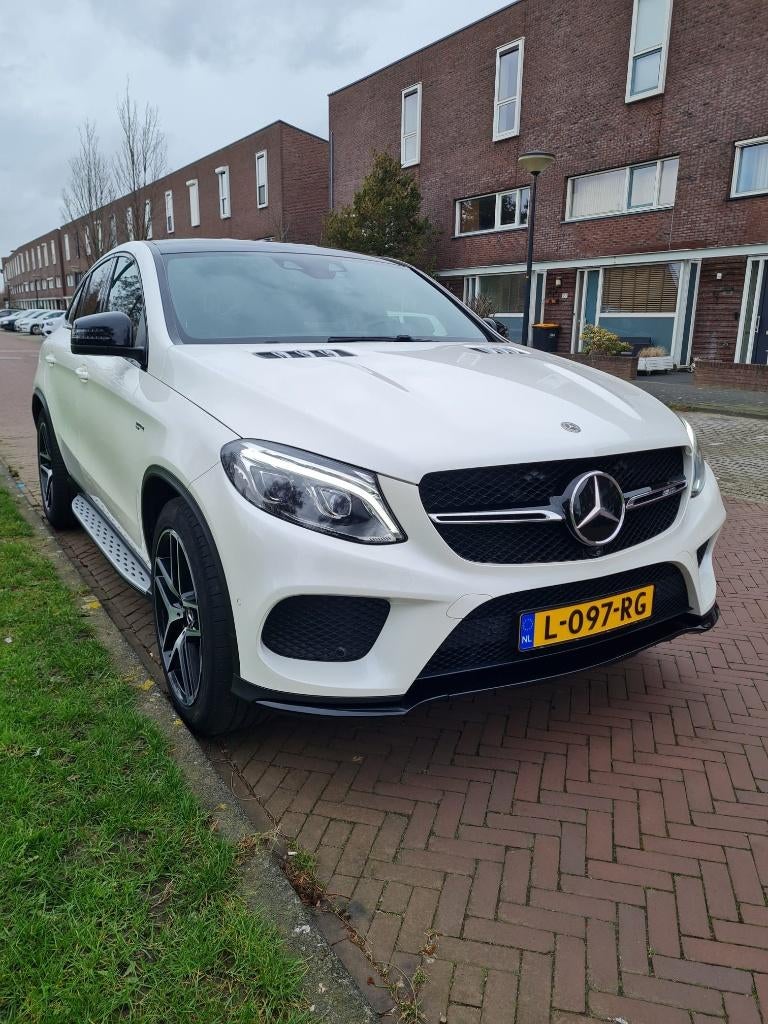 Mercedes-Benz GLE 43 AMG 390pk 4MATIC 9G-TRONIC 2017 Wit, Auto's, Automaat, Zwart, 390 pk, 138 €/maand