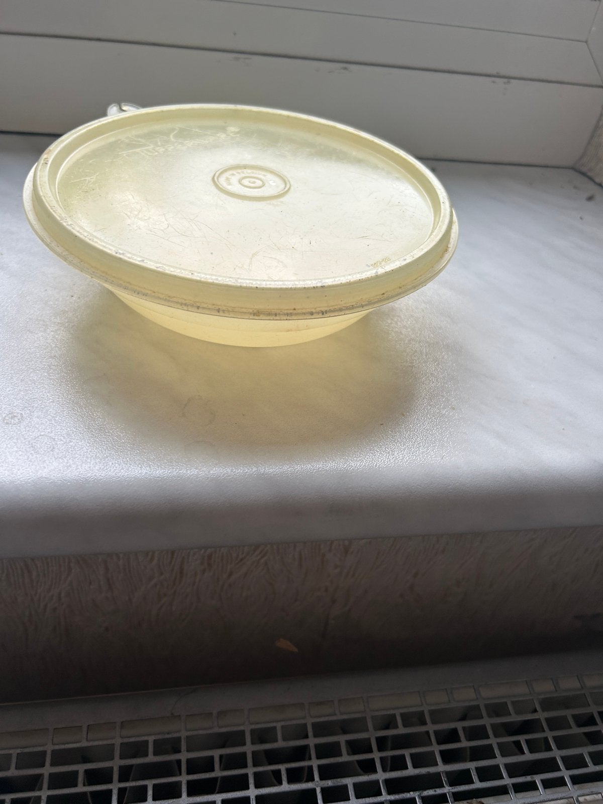 Tupperware ronde bewaardoos met deksel, Huis en Inrichting, Keuken | Tupperware, Ophalen of Verzenden, Gebruikt, Bak of Kom