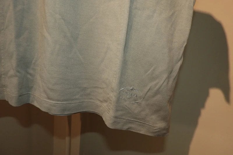 Prada heren shirt borstzakjes merk stiksel onderkant M, Kleding | Heren, Beige, Zo goed als nieuw, Prada, Verzenden