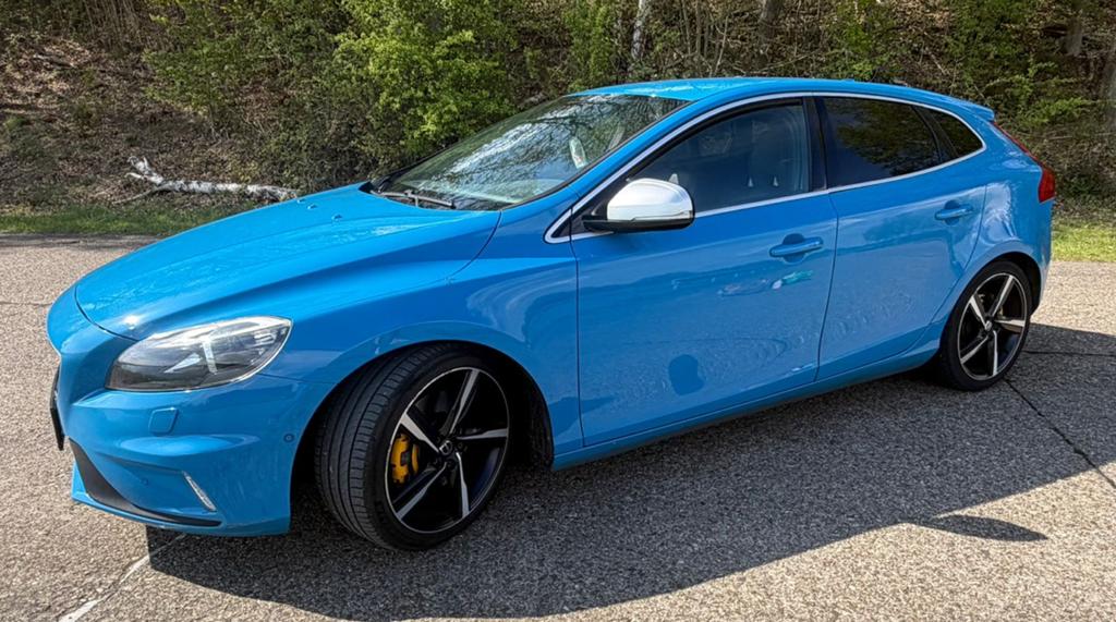 Volvo V40 2.0 D4 190PK 2014 Rebel Blue, Voorwielaandrijving, Bluetooth, Blauw, Particulier