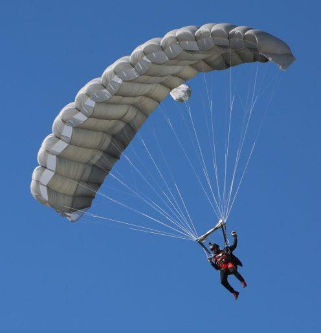 Parachute voor decor., Sport en Fitness, Zweefvliegen en Paragliding, Ophalen of Verzenden, Gebruikt, Overige typen