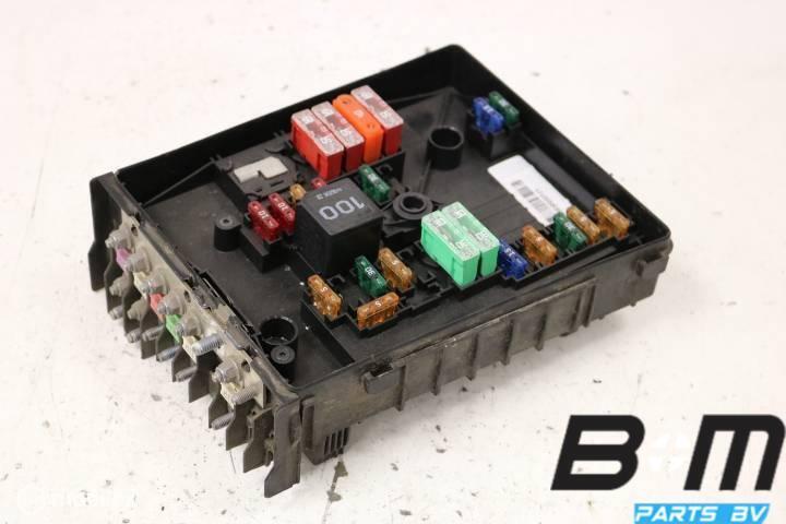 Zekeringkast in motorruimte VW Golf 5 1K0937125A, Gebruikt