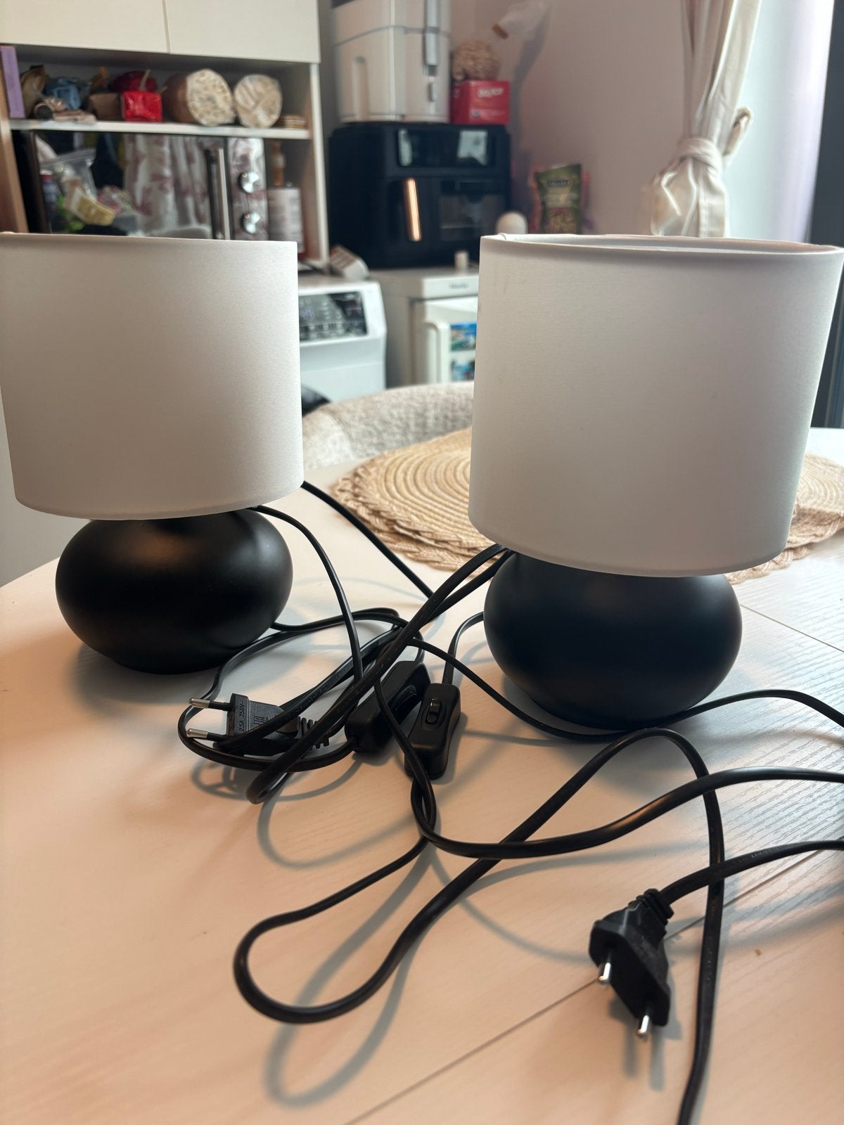 Set van 2 tafellampen - zwart met witte kap, Met schakelaar, Gebruikt, Ophalen of Verzenden, Sfeerlamp