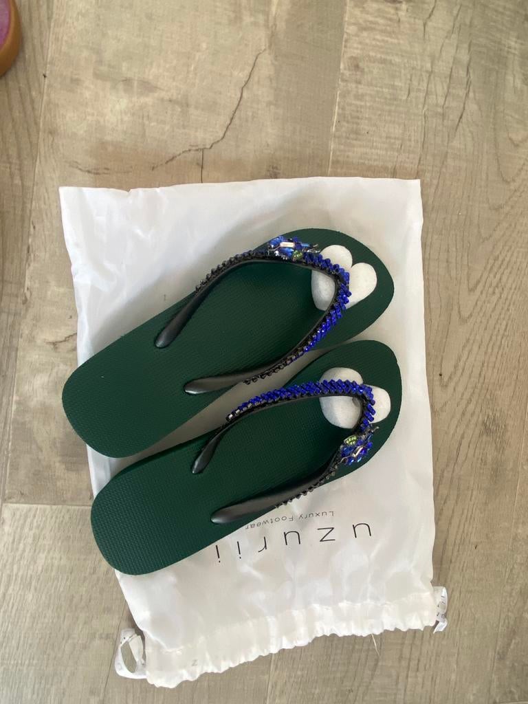 Slippers uzurii maat 37/38, Kleding | Dames, Schoenen met lage hakken, Nieuw, Ophalen of Verzenden, Groen