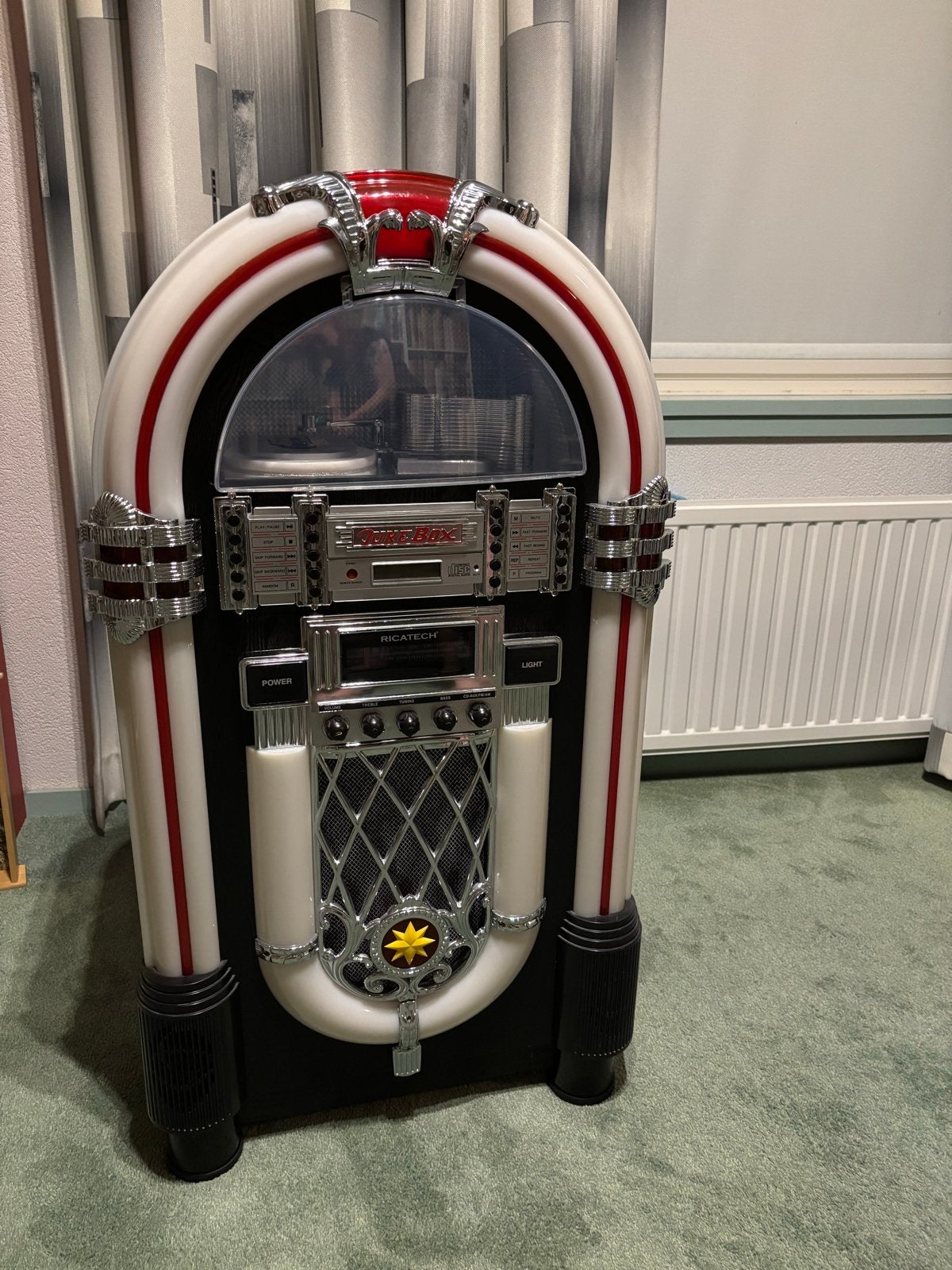 Ricatech RR1000 Jukebox met CD, Radio en Afstandsbediening, Verzamelen, Automaten | Jukeboxen, Ophalen, Zo goed als nieuw, 1970 tot heden