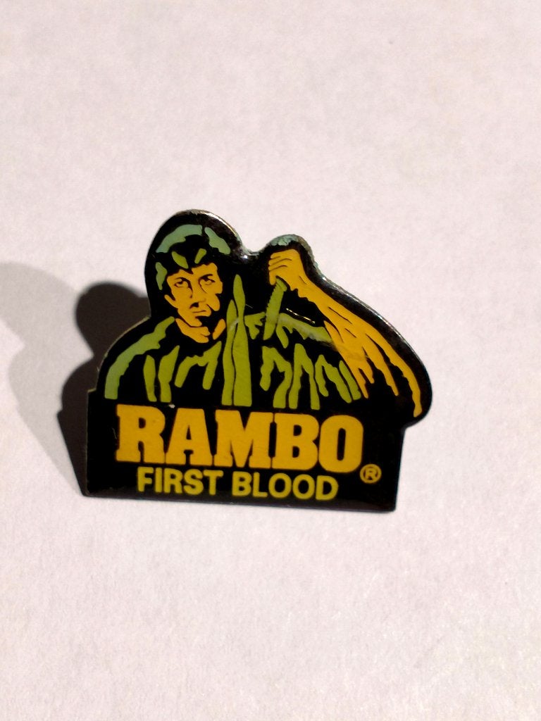 Rambo First Blood Sylvester Stallone vintage film tv pin, Verzamelen, Verzenden, Gebruikt, Overige onderwerpen