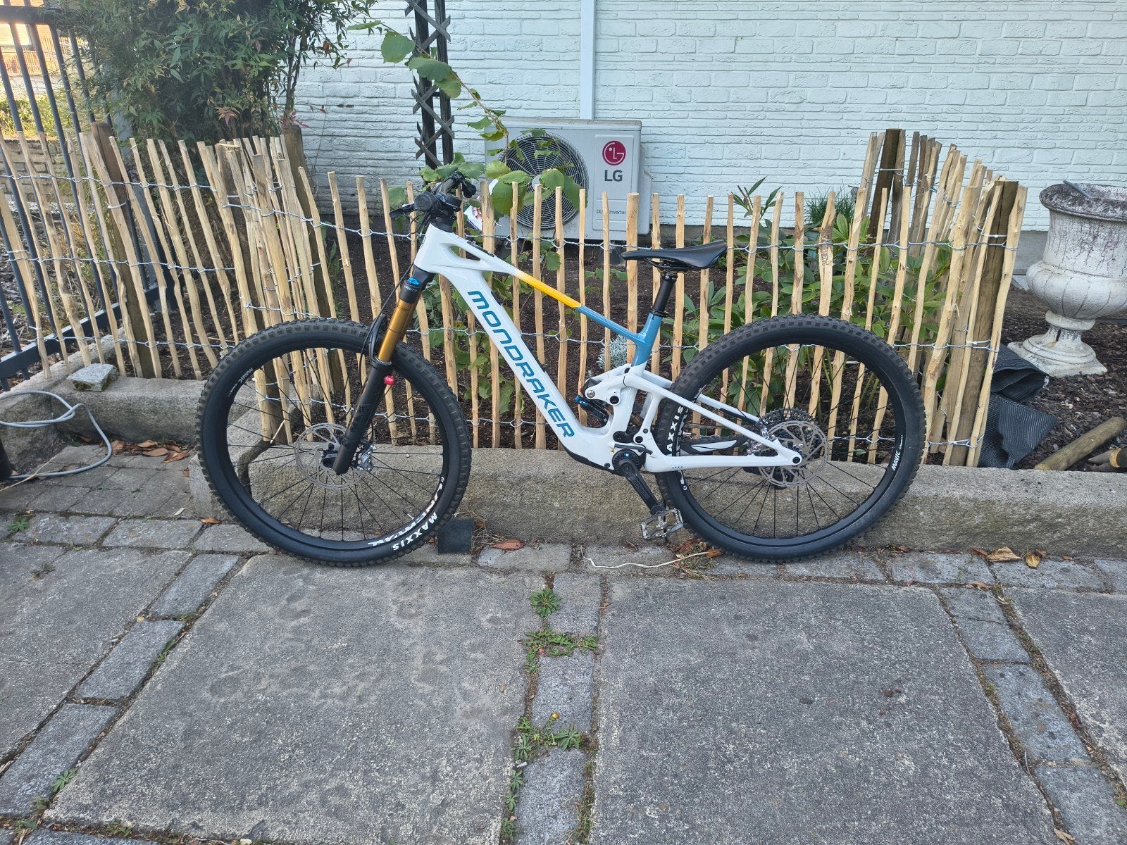 mondraker neat rr 2024 mountainbike e bike, Fietsen en Brommers, Fietsen | Mountainbikes en ATB, Fully, Ophalen, Zo goed als nieuw