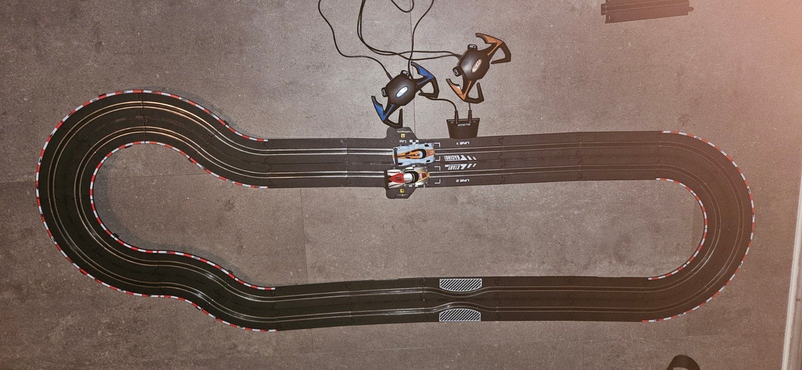 Carrera Go Racebaan met 2 auto's en controllers, Kinderen en Baby's, Speelgoed | Racebanen, Carrera, Ophalen of Verzenden, Met looping