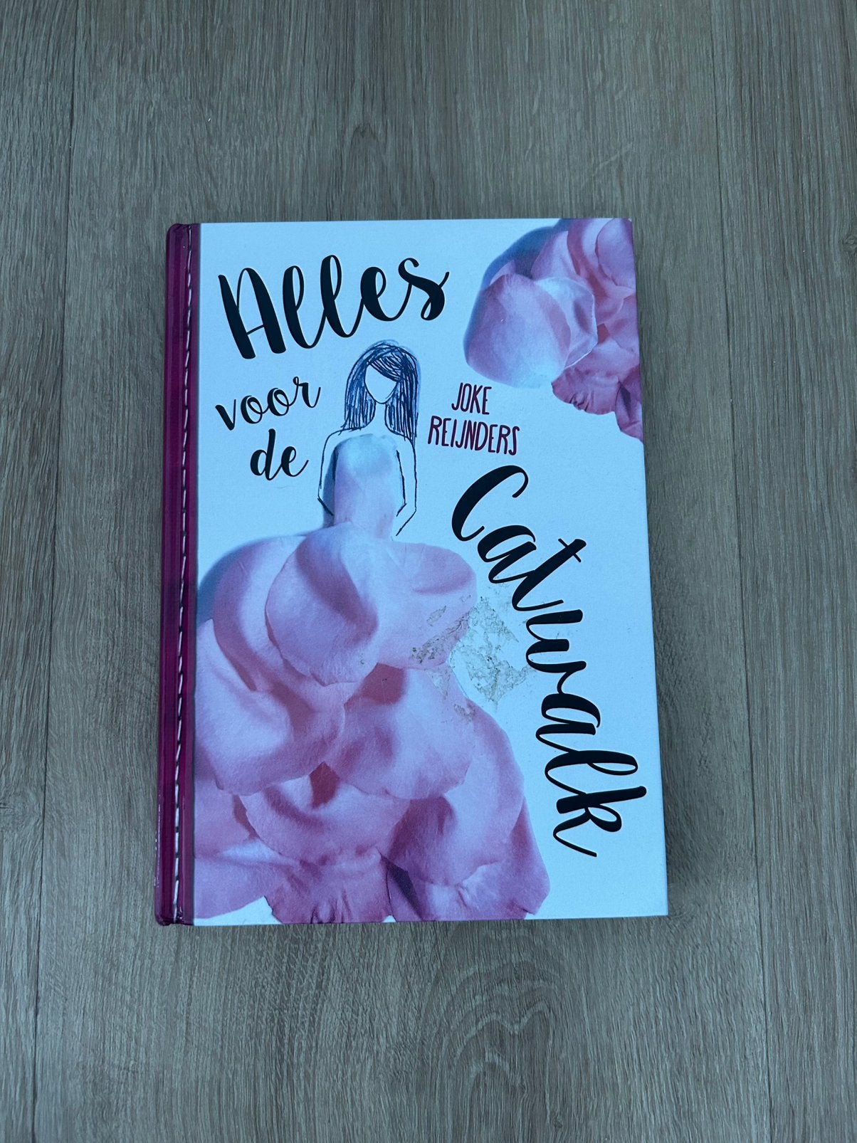 Boek: alles voor de catwalk, Ophalen of Verzenden, Zo goed als nieuw, Fictie