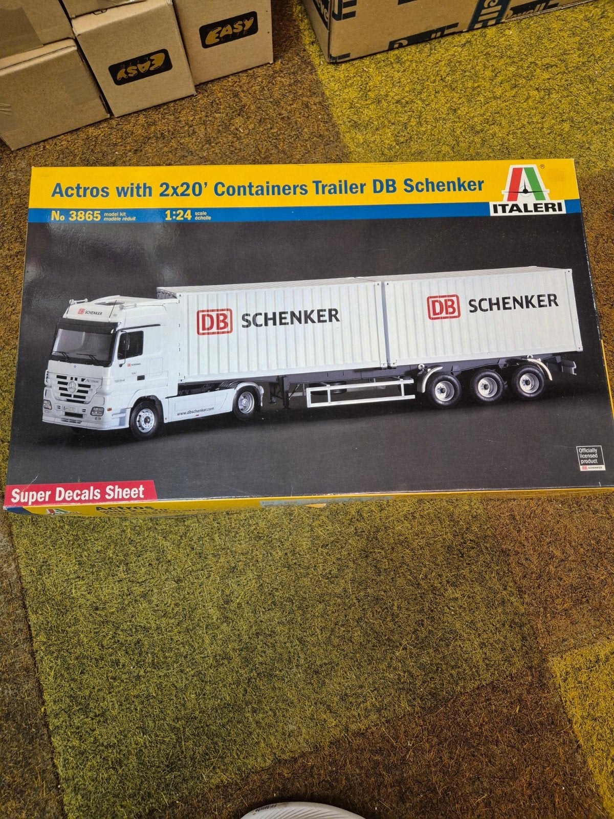 Italeri 3865 Actros with 2x20' DB SCHENKER containers, Italeri, Groter dan 1:32, Nieuw, Ophalen of Verzenden
