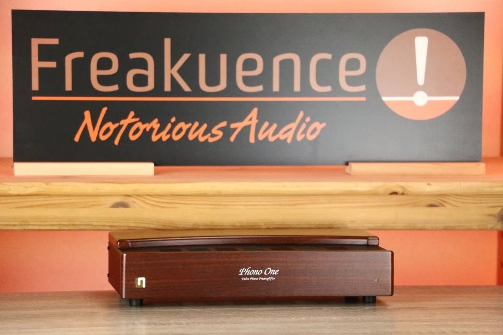 Unison Research Phono One v2 / v 2 INRUIL. Fraaie Italiaan., Audio, Tv en Foto, Platenspelers, Overige merken, Unison Research Srl, Via Cadorna 54, 31030, Trevignano (TV), Italië