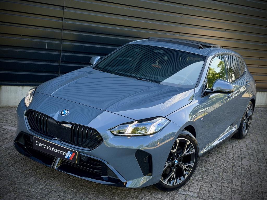 BMW 1-serie 120 PANO|HUD|360°|MEMORY|ACC|KEYLESS VOL!, Gebruikt, Euro 6, 157 pk, Zilver of Grijs