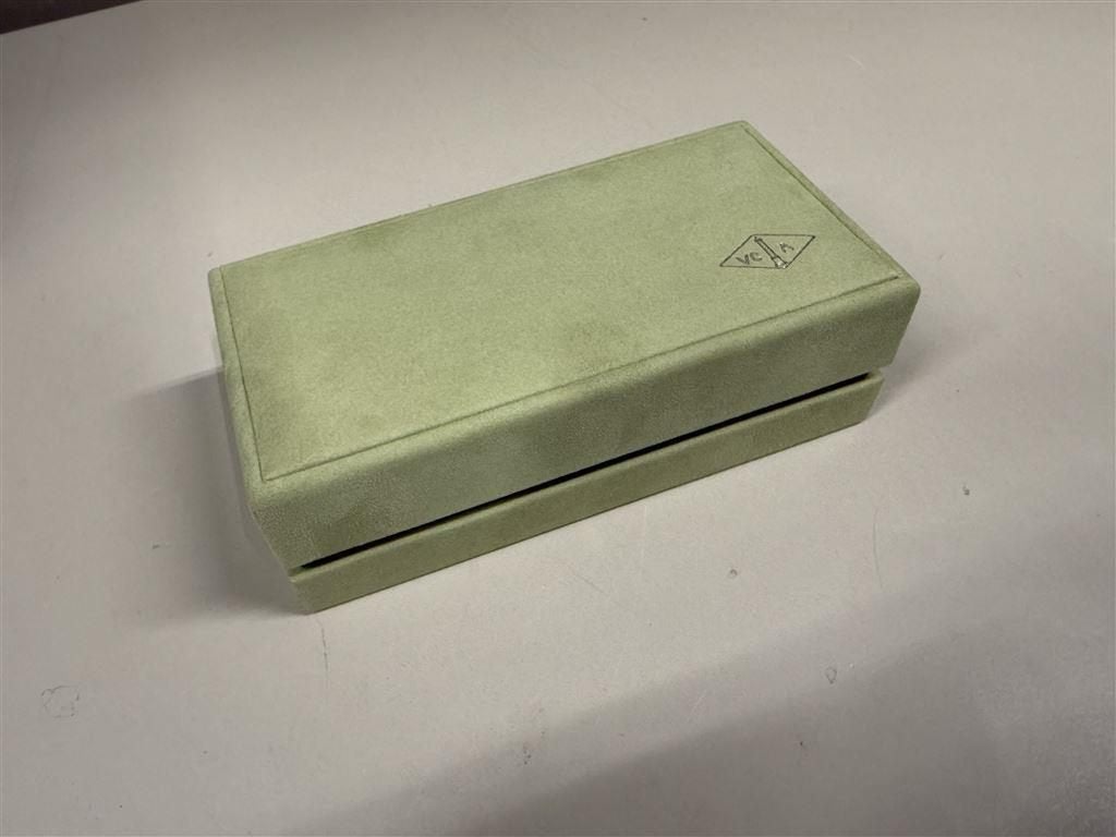 Lege doos voor - Van Cleef & Arpels - Armband box, Ophalen of Verzenden, Zo goed als nieuw, Zilver