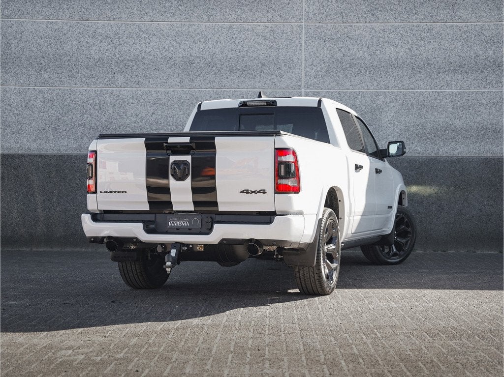 Dodge Ram 1500 5.7 V8 4x4 Crew Cab Limited Night |Digitaal D, Auto's, Dodge, Automaat, Lichtsensor, 2460 kg, 5654 cc