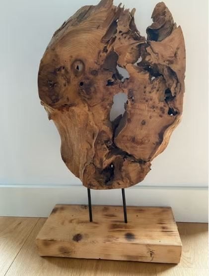 Uniek houten Sculptuur op sokkel, Antiek en Kunst, Overige onderwerpen, Houtsnijwerk, Hout, Bruin