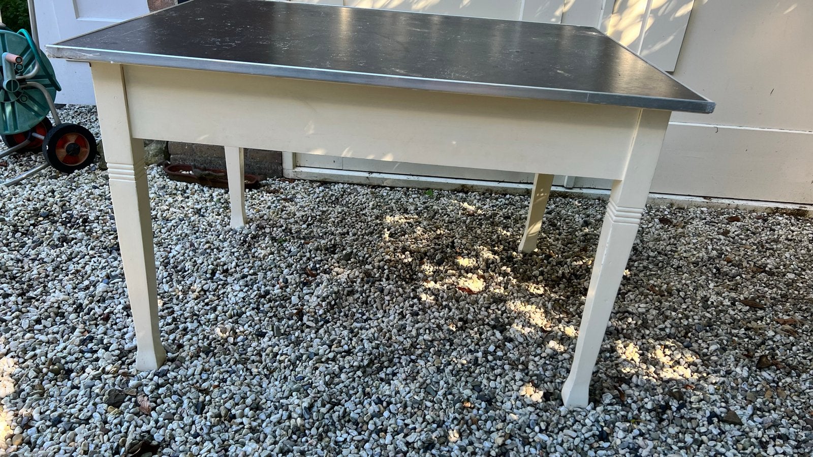 Robuuste tafel met linoleum blad, Huis en Inrichting, Tafels | Eettafels, Ophalen, Gebruikt, 100 tot 150 cm, Vier personen