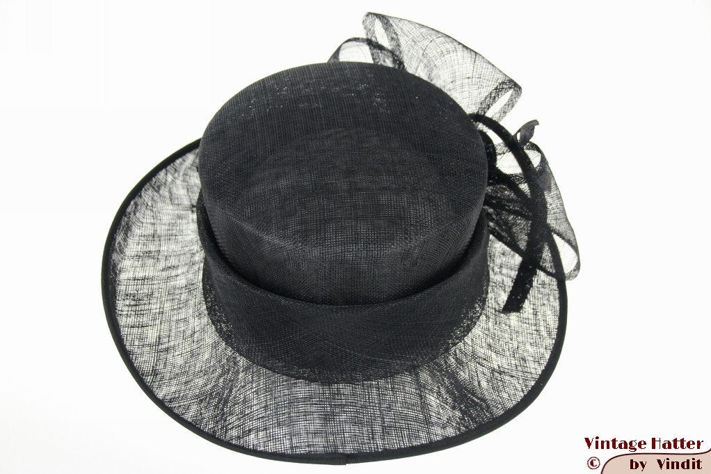 Dameshoed Favorite Modell zwart sisal en veren maat 57 nieuw, 56 of 57 cm (M, 7 of 7⅛ inch), Hoed, Favorite Modell, Nieuw