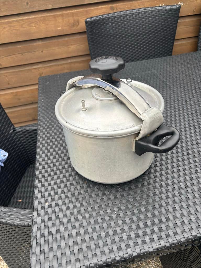 Snelkookpan 9L, Huis en Inrichting, Ophalen, Gebruikt, Aluminium, Kookpan of Snelkookpan