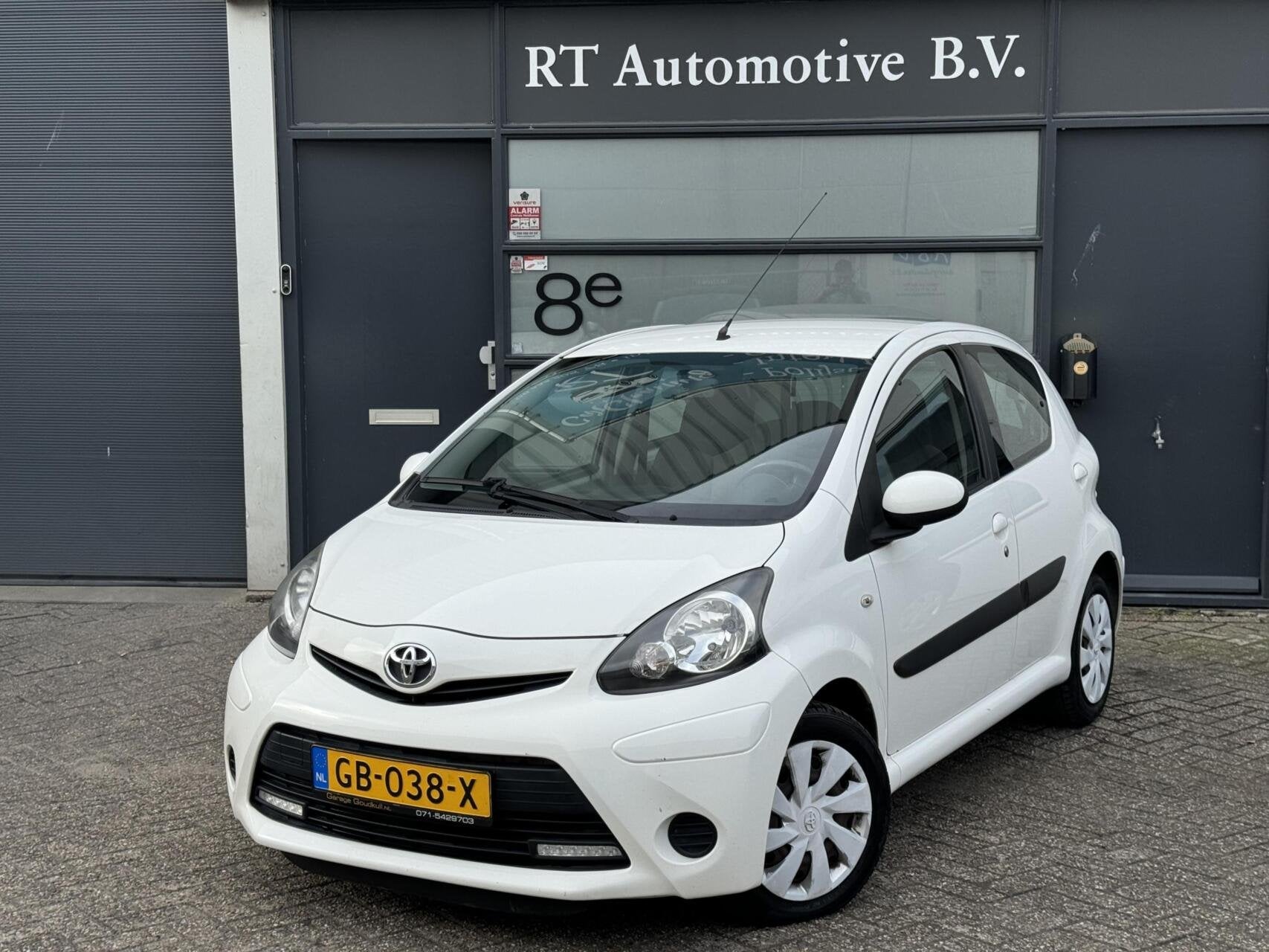 Toyota Aygo 1.0 VVT-i Comfort Facelift / Airco 5drs, Voorwielaandrijving, Euro 5, Gebruikt, 4 stoelen
