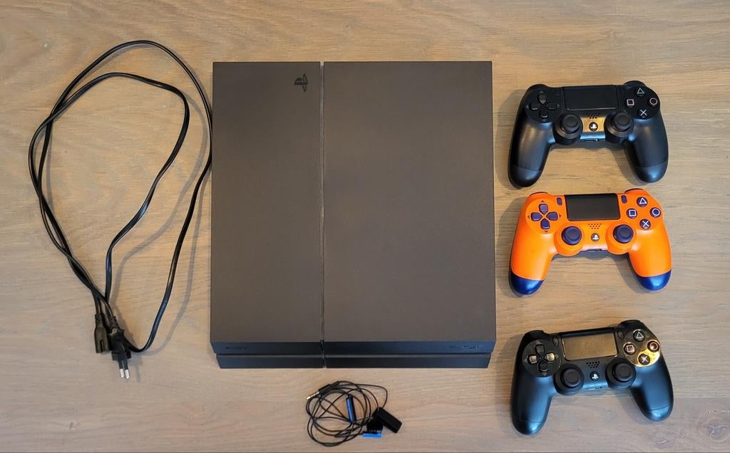 Playstation 4 (PS4) met 3 controllers en stroomkabel, Ophalen of Verzenden, Gebruikt, Met 3 controllers of meer, Original