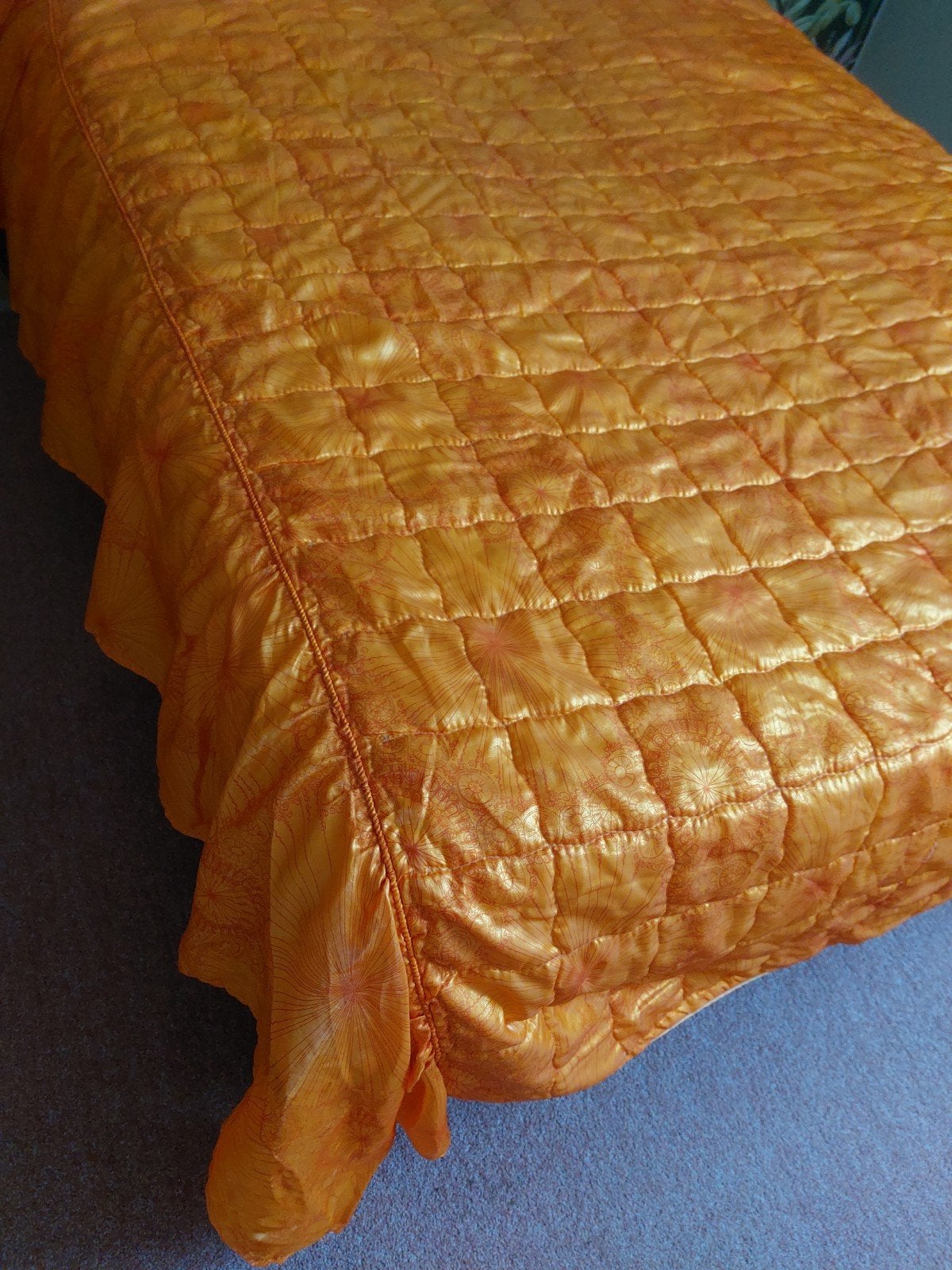 Vintage oranje sprei ( glanzende stof), Huis en Inrichting, Ophalen