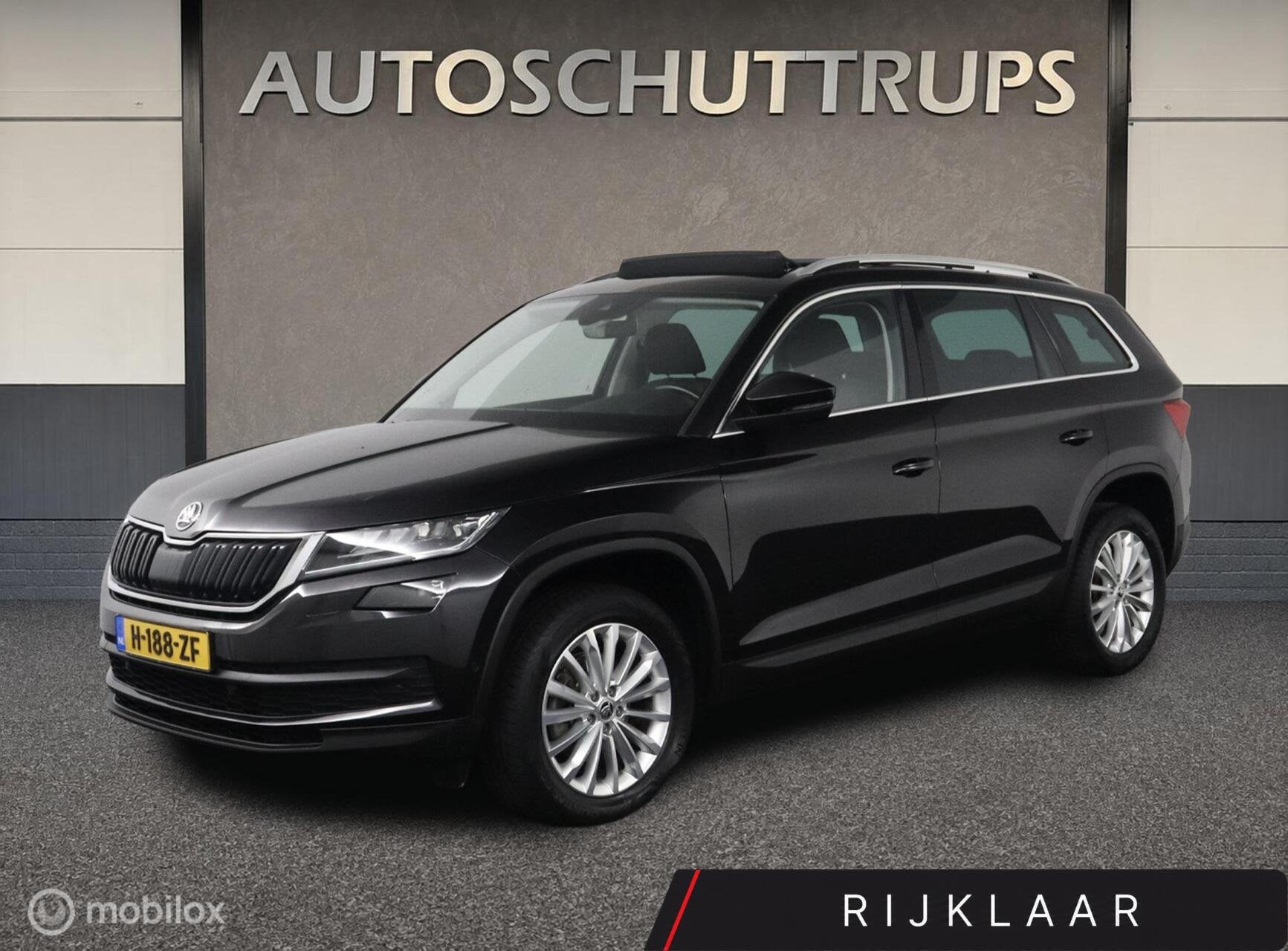 Skoda Kodiaq 1.5 TSI Sportline Business 7p. PANO / TR.HAAK /, Auto's, 4 cilinders, 150 pk, 7 stoelen, Zwart