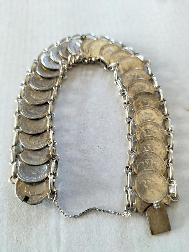 Antieke zilveren munten armband., Verzenden