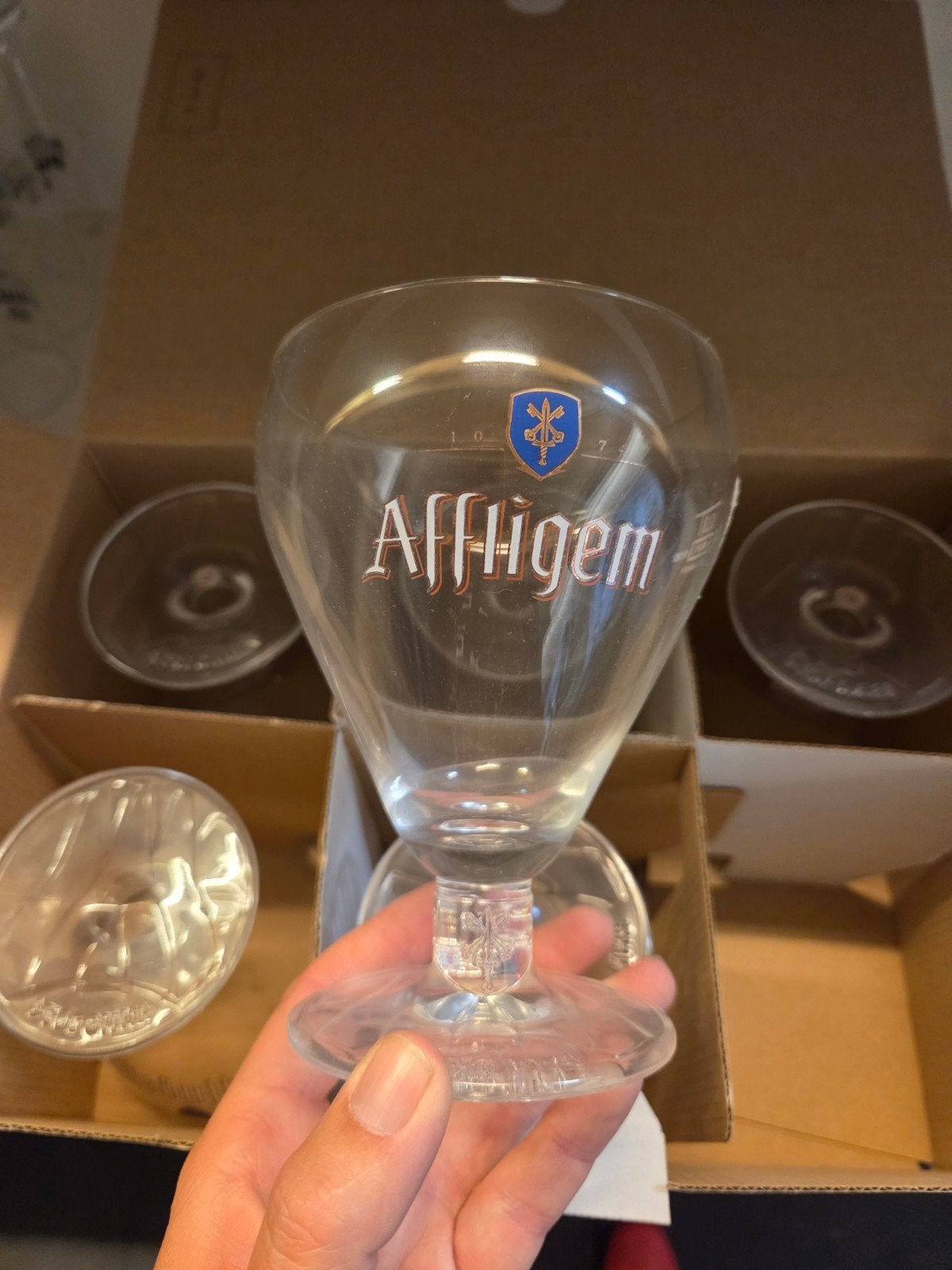 Set van 12 originele Affligem bierglazen - Goblet bokaal 30c, Ophalen, Nieuw, Glas of Glazen, Overige merken