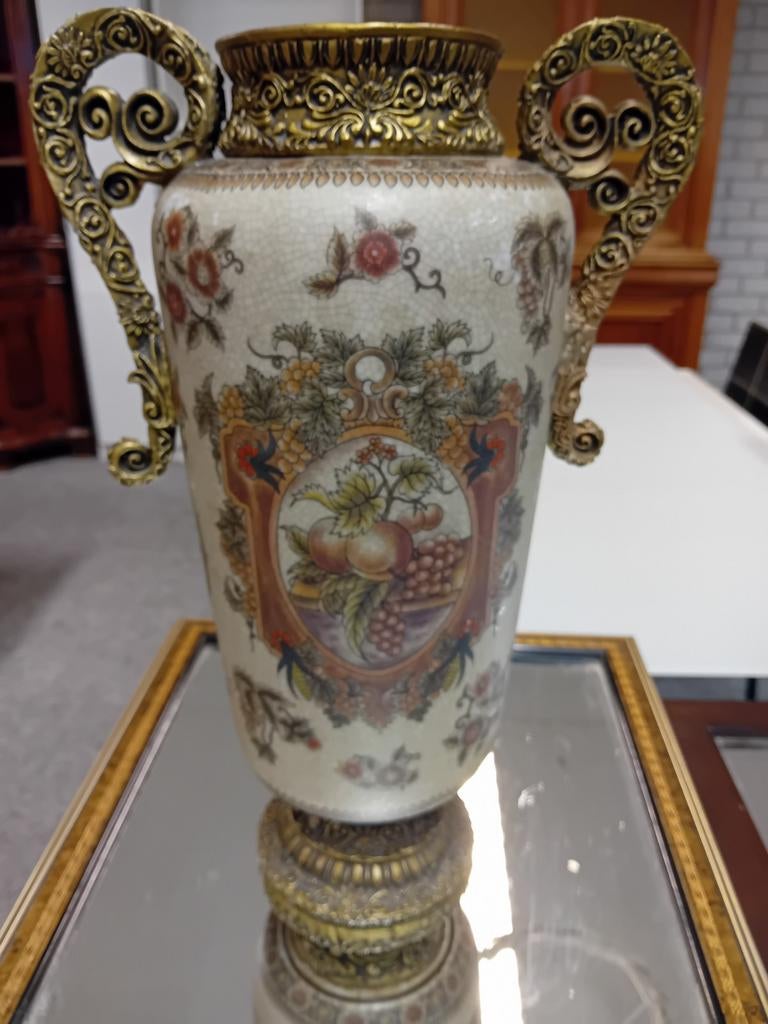 Prachtige vaas met decoratieve print en gouden accenten, Ophalen