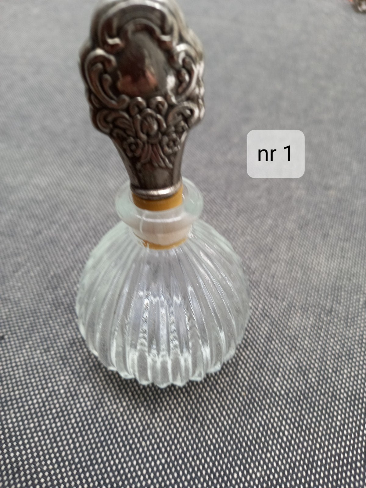 Antiek kristallen Bohemian parfumflesje. nr1, Verzamelen, Parfumverzamelingen, Ophalen of Verzenden, Gebruikt, Parfumfles
