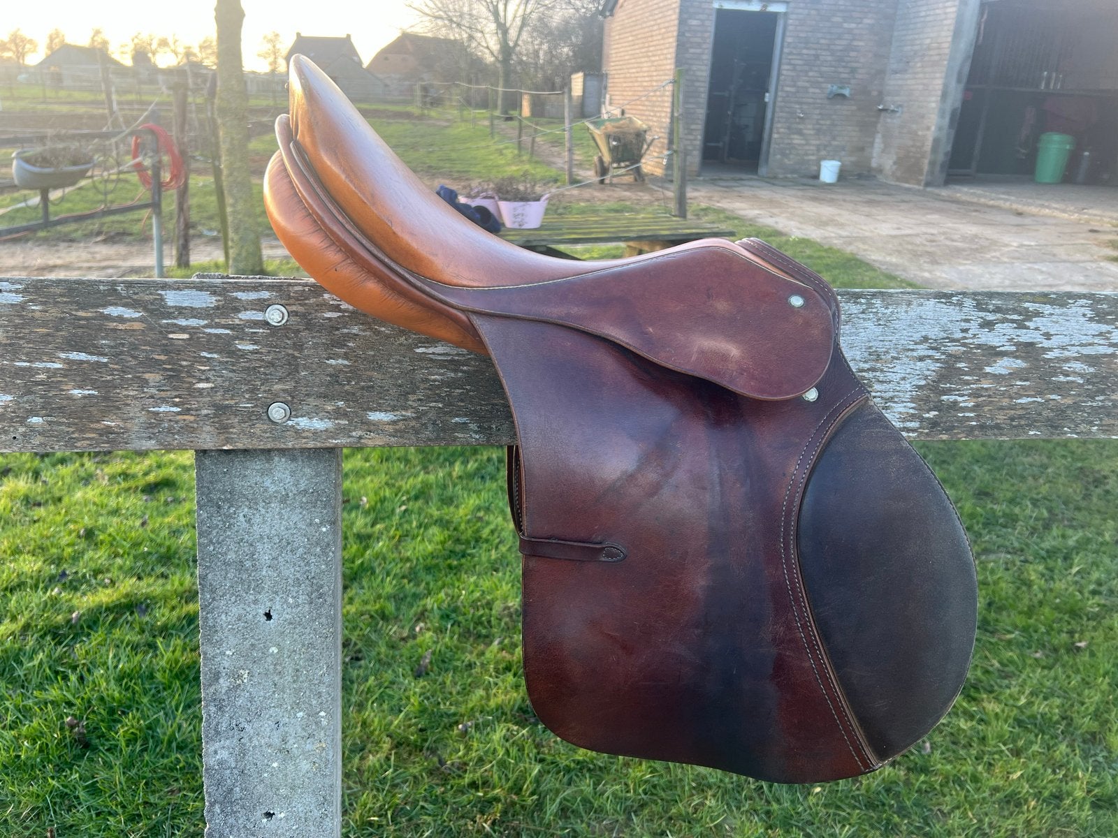 Springzadel Passier, Dieren en Toebehoren, Ophalen, L (17.5 inch), Gebruikt, Passier