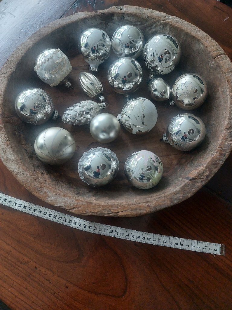 13 Kerstballen zilver en 3 pegels oud tot zeer oud, Ophalen of Verzenden, Zo goed als nieuw